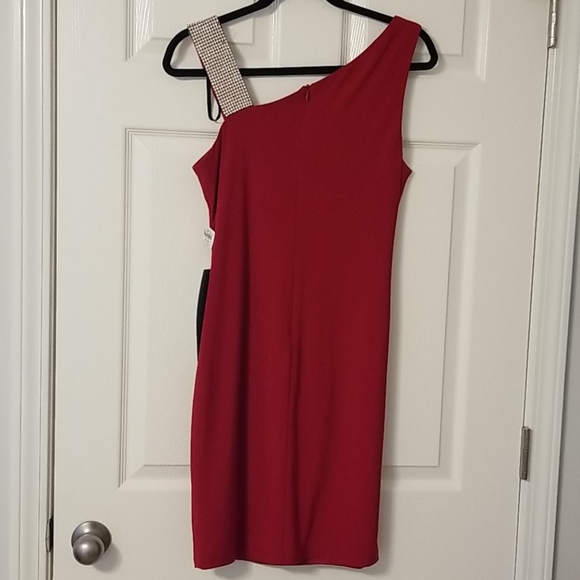 Dress Red - Picture 3 of 8